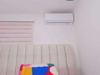 timk-bella's CamSoda show and profile