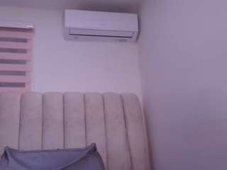 timk-bella live cam profile