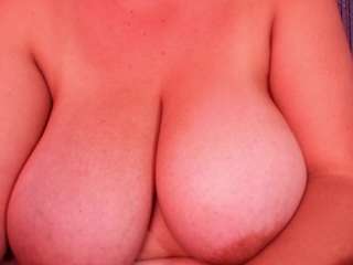 timk-bella live cam preview