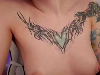 annaprince's CamSoda show and profile