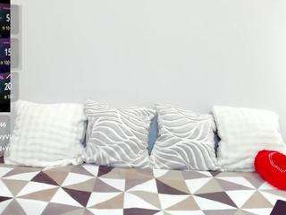 LindaInsatiable live webcam show