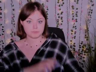 nikol-kitt Live Webcam on CamSoda