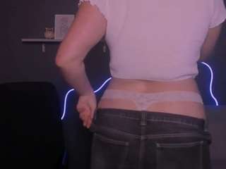 nikol-kitt Live Webcam on CamSoda