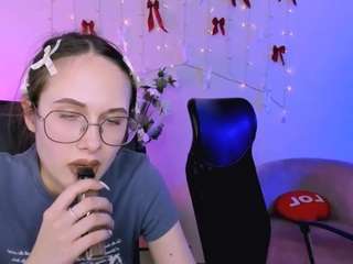 nikol-kitt Live Webcam on CamSoda