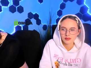 nikol-kitt Live Webcam on CamSoda