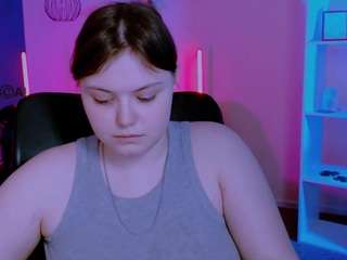 nikol-kitt Live Webcam on CamSoda