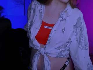 nikol-kitt Live Webcam on CamSoda