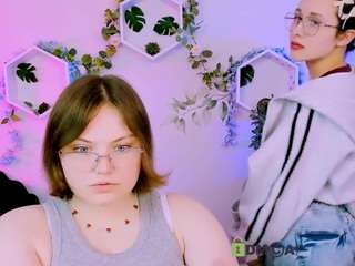nikol-kitt Live Webcam on CamSoda