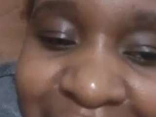 weenkoki254, female webcam model,  years old, on live webcam