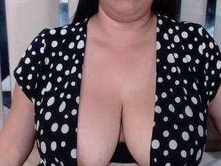 sandraclarx Drinking live webcam