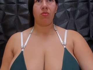 sandraclarx's CamSoda show and profile