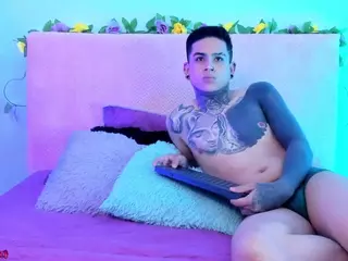 Alana-and-Jack's Live Sex Cam Show