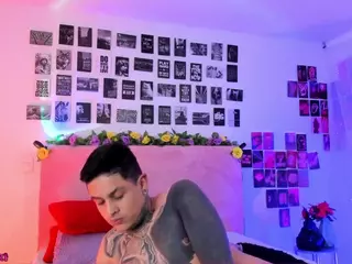 Alana-and-Jack's Live Sex Cam Show