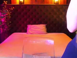 le modèle alexagreyyy est en webcam porno dans un show sur le site camsoda, il possède les tags suivants: black hair,dildo-or-vibrator,drinking,green eyes,jerk-off-instruction,lovense,role-play,skinny,smoking,tiny tits,toys,hd