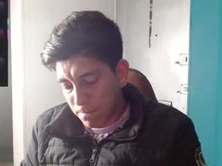 noah-cock Live Webcam on CamSoda