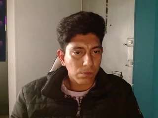 noah-cock Live Webcam on CamSoda