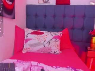 samanta-pink