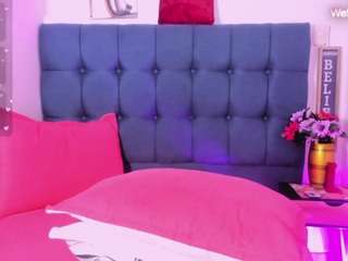 samanta-pink Live Webcam on CamSoda