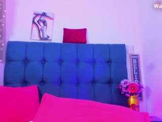 samanta-pink