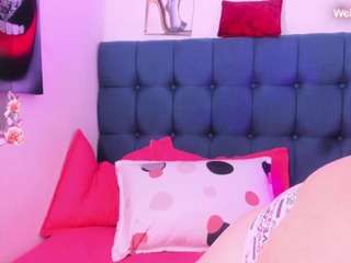 samanta-pink
