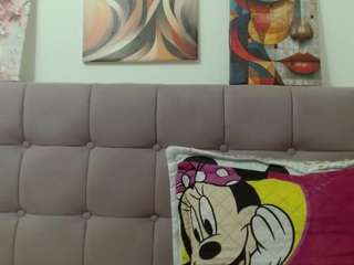 samanta-pink Live Webcam on CamSoda