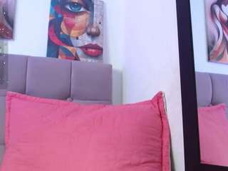 samanta-pink
