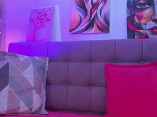 samanta-pink