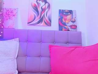 samanta-pink