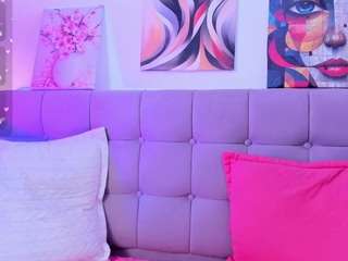 samanta-pink