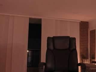 le modèle sammy-tlaszlouw est en webcam porno dans un show sur le site camsoda, il possède les tags suivants: ass clapping,blowjob,butt plug,cock rating,dildo or vibrator,dominant,moaning,nature,red hair,role play,squirter,striptease,tiny tits,young adult,hd