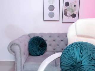  shantall-wills chat room