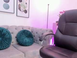 shantall-wills Live Webcam on CamSoda