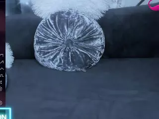 SkyeRedstone's Live Sex Cam Show