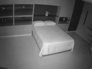 voyeurcam-casa-salsa-versus-room