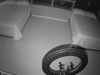 voyeurcam-casa-salsa-versus-room