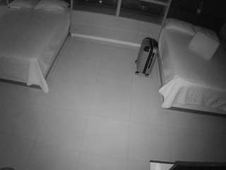 voyeurcam-casa-salsa-versus-room