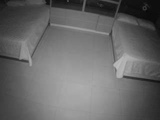 voyeurcam-casa-salsa-versus-room