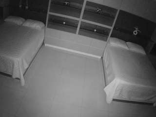 voyeurcam-casa-salsa-versus-room