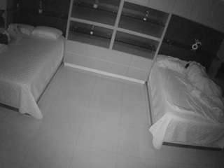 voyeurcam-casa-salsa-versus-room