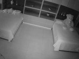 voyeurcam-casa-salsa-versus-room