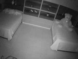 voyeurcam-casa-salsa-versus-room