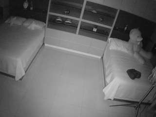 voyeurcam-casa-salsa-versus-room