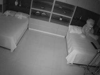 voyeurcam-casa-salsa-versus-room