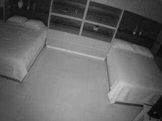 Ce modèle est en direct maintenant. voyeurcam-casa-salsa-versus-room