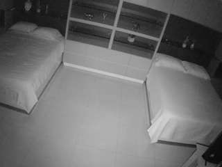 Ce modèle est en direct maintenant. voyeurcam-casa-salsa-versus-room