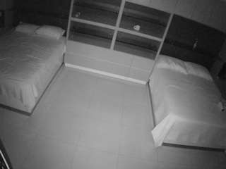 voyeurcam-casa-salsa-versus-room