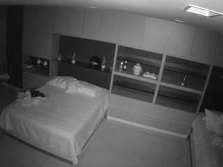 voyeurcam-casa-salsa-versus-room