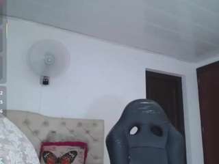 cristal-horny19