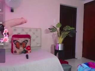 cristal-horny19