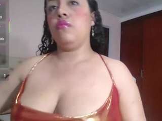 cristal-horny19